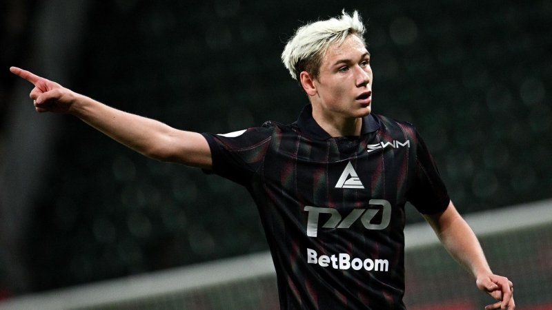 Агент Селюк посоветовал Батракову оставаться в "Локомотиве"