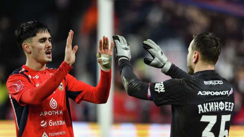 Футболисты "Локомотива" и "Спартака" играют вничью после первого тайма