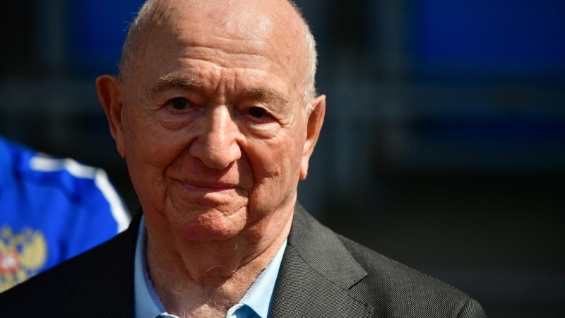 Футболисты выйдут на матчи РПЛ с траурными повязками в память о Симоняне