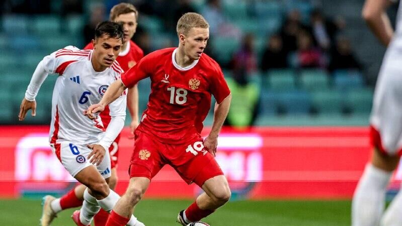 Российская сборная опустилась на 33-ю строчку в рейтинге ФИФА