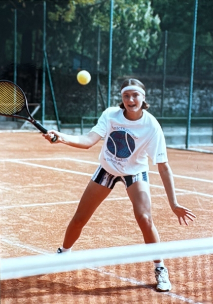 Надежда Петрова: “В 13 мечтала стать профессиональной теннисисткой, читала “Войну и мир” взахлёб и слушала Селин Дион”